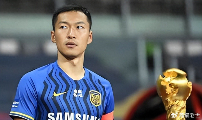 Leyu Sports 在线入口-申花与上港德比战刚要开踢,斯卢茨基就做出重要决定,赢得点赞|上海申花|上海海港|马镇|薛庆浩|阿莱士-特谢拉-桑托斯_新浪体育_新浪新闻